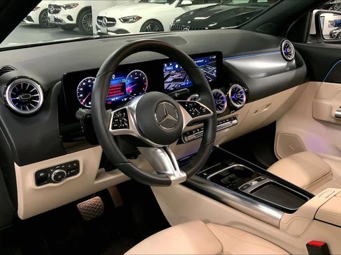 Used 2025 Mercedes-Benz GLA 250 4MATIC image 16