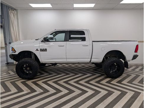Used 2015 RAM 2500 SLT AWD/4WD image 3