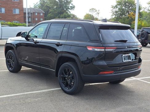 New 2025 Jeep Grand Cherokee Altitude image 3