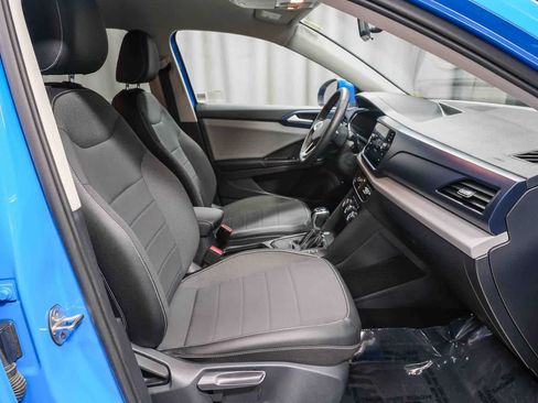 Used 2022 Volkswagen Taos SE FWD image 21