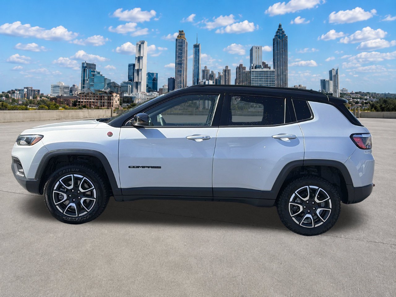 Used 2024 Jeep Compass Trailhawk AWD/4WD image 2
