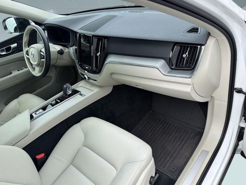 Used 2024 Volvo XC60 B5 Core w/ Protection Package Premier AWD/4WD image 31