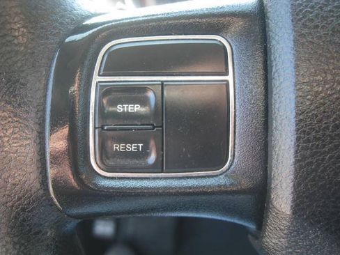 Used 2016 Dodge Grand Caravan SXT FWD image 24