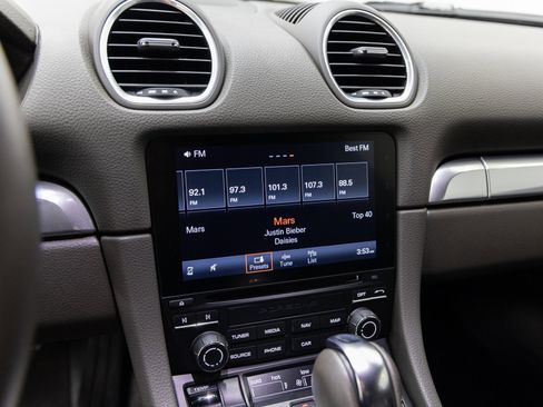 Used 2019 Porsche 718 Cayman image 17