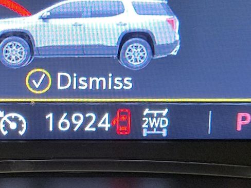 Used 2023 GMC Acadia SLT w/ Trailering Package image 3