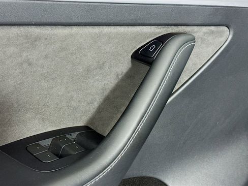 Used 2024 Tesla Model Y Long Range image 20