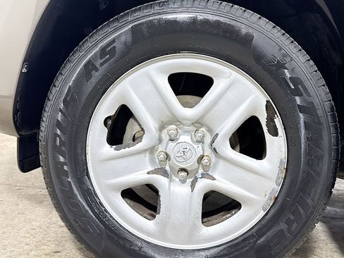 Used 2011 Toyota RAV4 4WD image 28