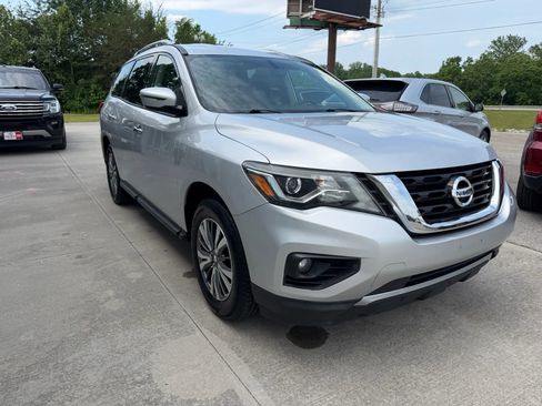 Used 2018 Nissan Pathfinder SV AWD/4WD image 25