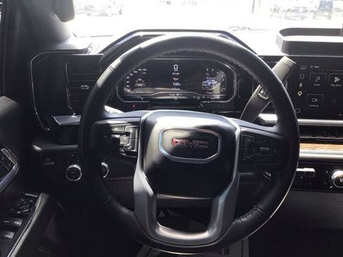 Used 2025 GMC Sierra 2500 SLE w/ Preferred Package AWD/4WD image 9