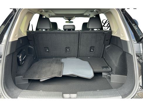Used 2025 Nissan Rogue SL w/ Tech Package AWD/4WD image 9