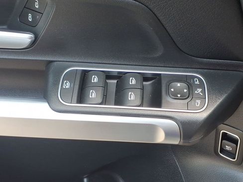 Used 2023 Mercedes-Benz GLB 250 4MATIC image 25
