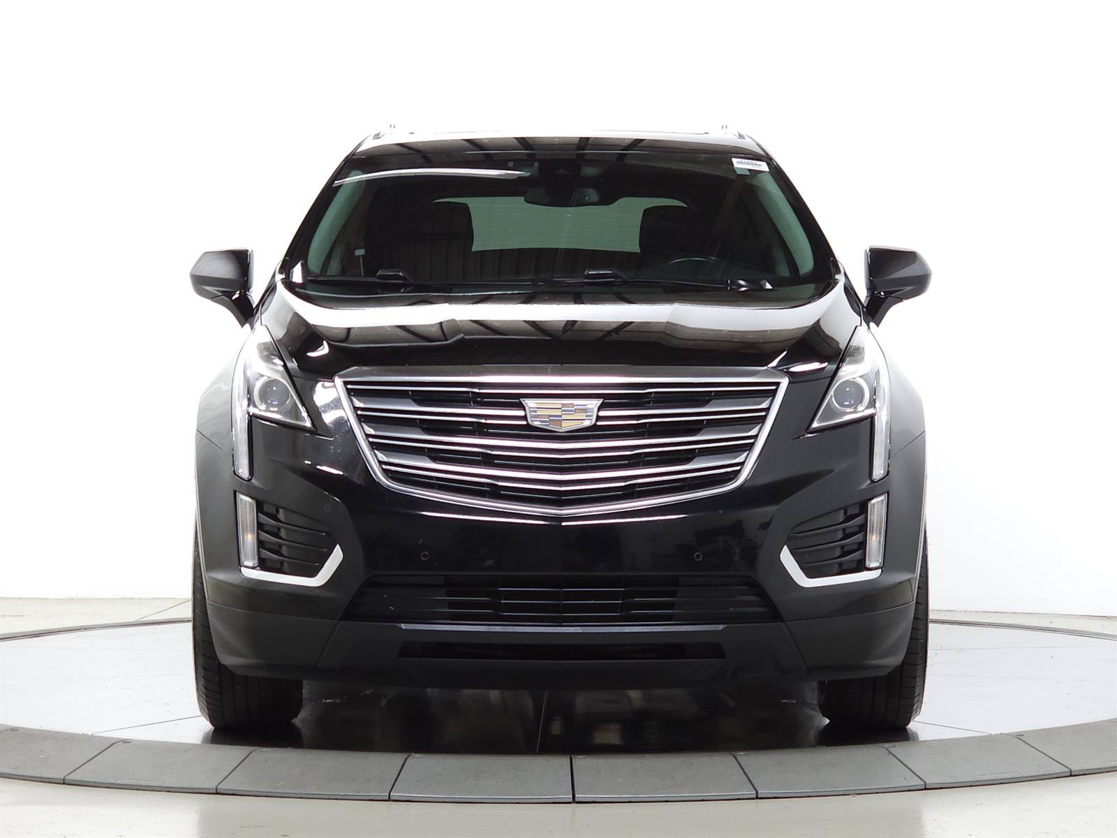 Used 2019 Cadillac XT5 Luxury AWD/4WD image 2