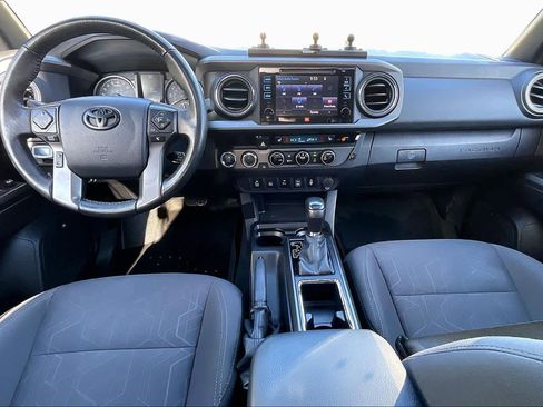 Used 2017 Toyota Tacoma TRD Off-Road image 15