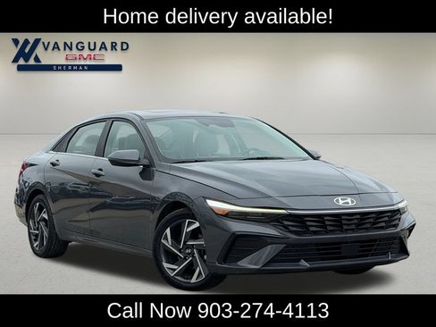 Used 2025 Hyundai Elantra Limited FWD image 2