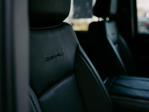 Used 2023 GMC Sierra 1500 Denali image 19