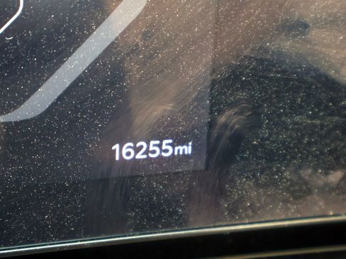 Used 2025 Kia Carnival SX Prestige FWD image 26