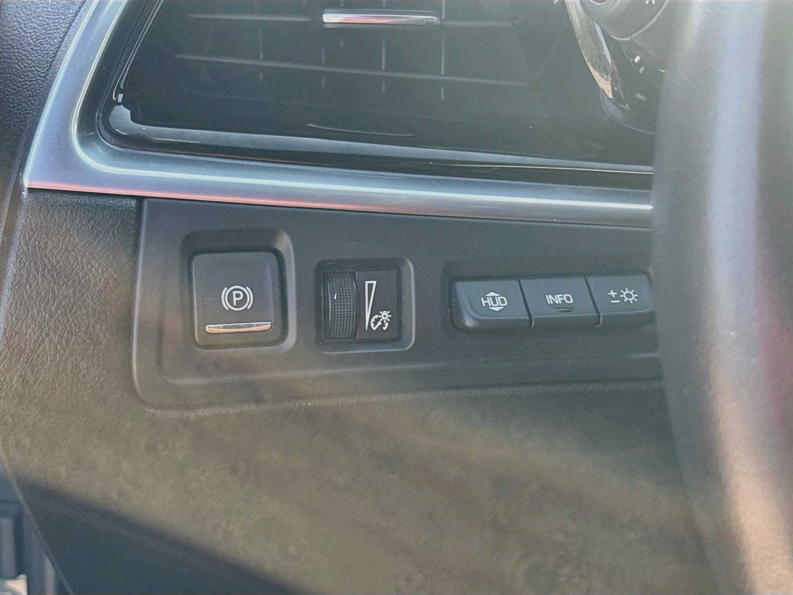 Used 2025 Cadillac XT6 Sport w/ Technology Package AWD/4WD image 10