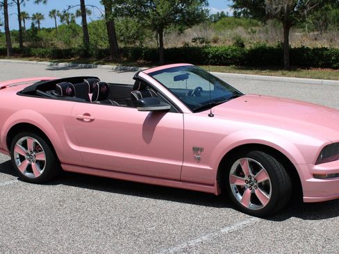 Used 2006 Ford Mustang GT RWD image 20