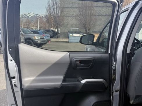 Used 2017 Toyota Tacoma SR5 image 35