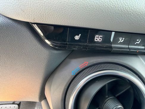 Used 2021 Chevrolet Blazer LT FWD image 15