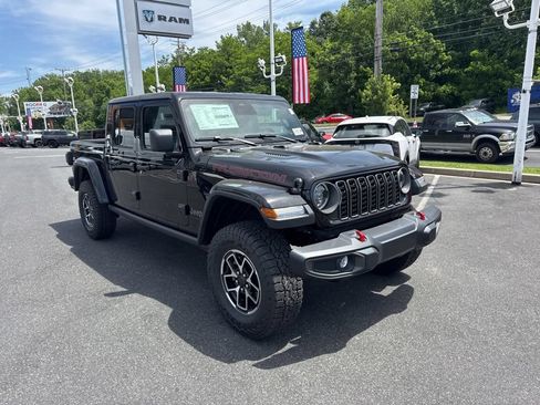 New 2026 Jeep Gladiator Rubicon w/ Steel Power Dome Hood Package AWD/4WD image 2