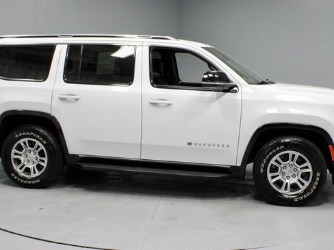 Used 2023 Jeep Wagoneer 2WD image 6