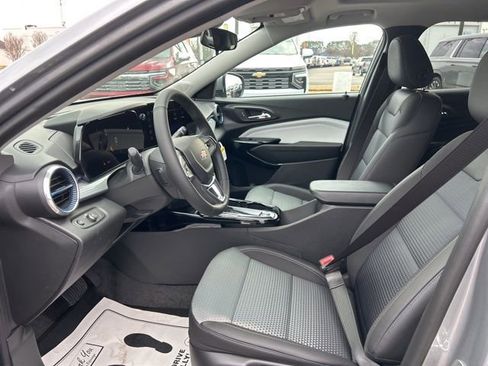 New 2026 Chevrolet Trax LT w/ Sunroof Package image 15