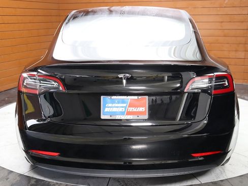 Used 2023 Tesla Model 3 Standard Range image 47