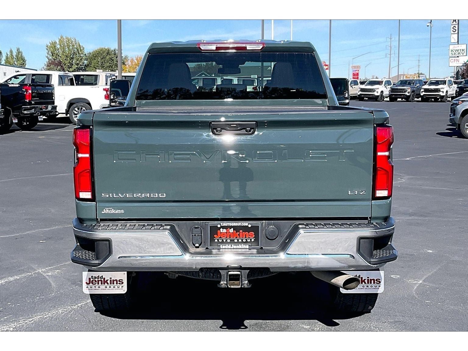 Used 2025 Chevrolet Silverado 3500 LTZ AWD/4WD image 4