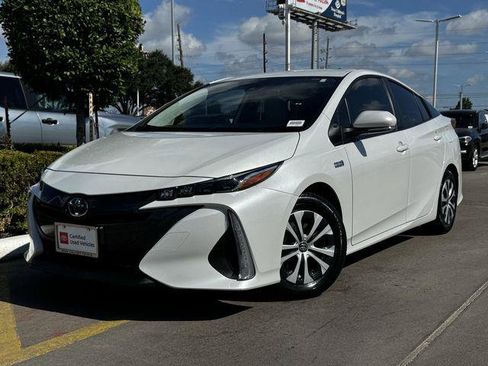 Certified 2022 Toyota Prius Prime XLE FWD image 2
