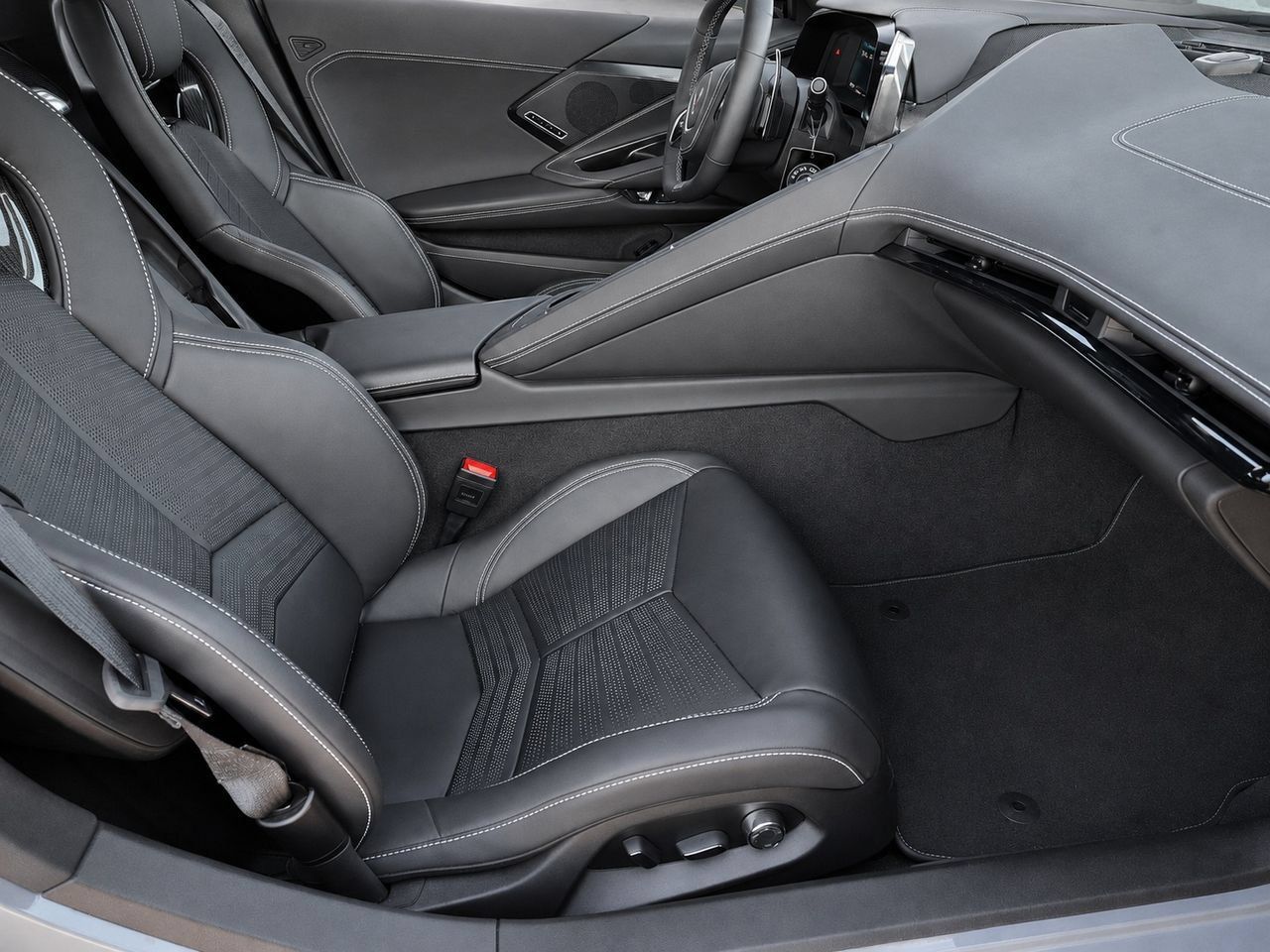 Used 2025 Chevrolet Corvette Z06 w/ Stealth Interior Trim Package RWD image 39