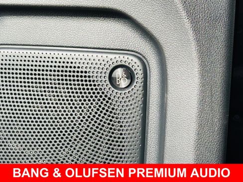 Used 2021 Ford Escape Titanium image 4