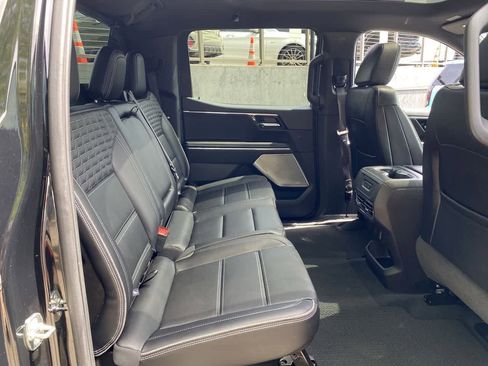 Used 2025 GMC Sierra EV Denali AWD/4WD image 17