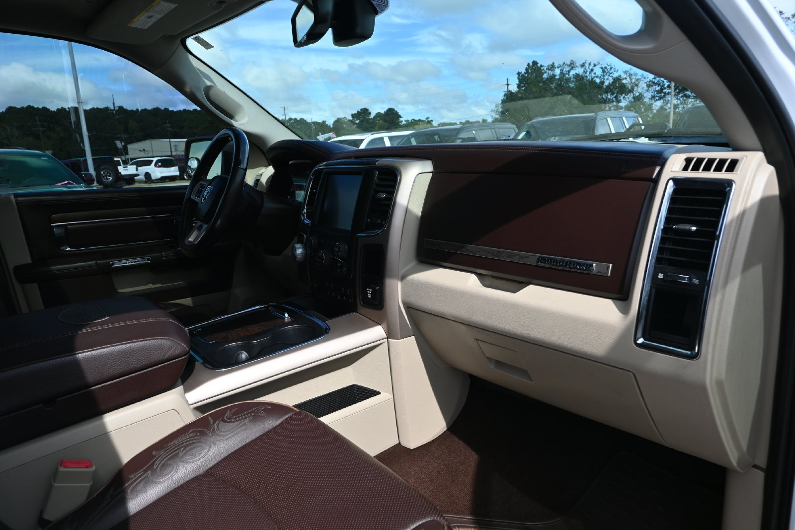 Used 2017 RAM 1500 Laramie Longhorn RWD image 34