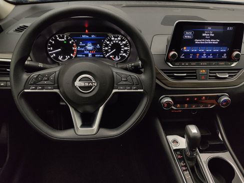 Used 2024 Nissan Altima 2.5 SV image 22