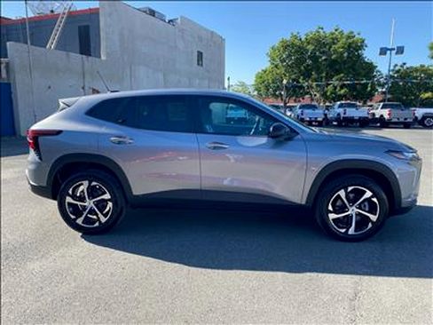 New 2026 Chevrolet Trax RS w/ Driver Confidence Package FWD image 5