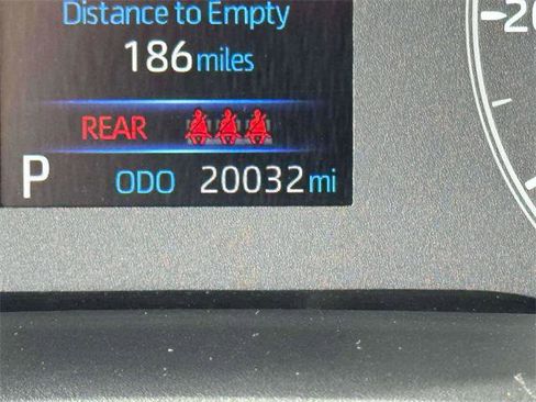 Certified 2023 Toyota Corolla Cross LE image 25