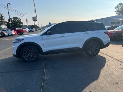 Used 2025 Ford Explorer ST AWD/4WD image 40