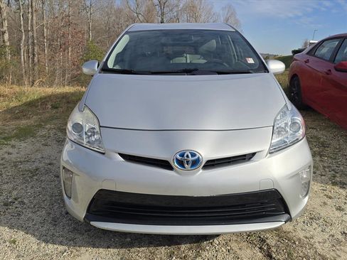 Used 2015 Toyota Prius Four image 2