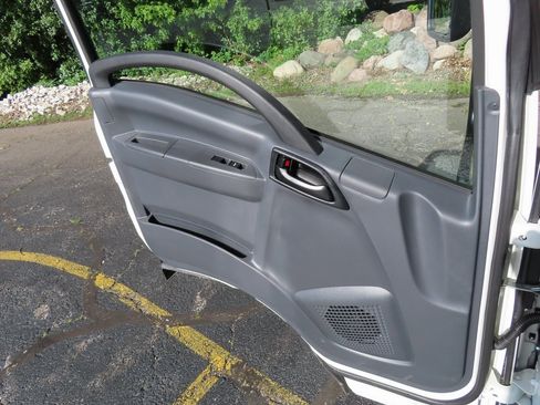 New 2024 Chevrolet Low Cab Forward image 20