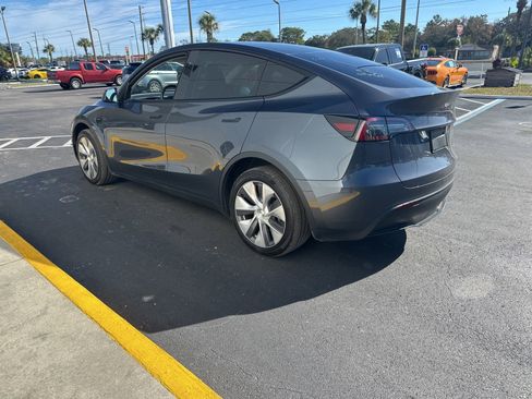 Used 2023 Tesla Model Y Long Range image 5