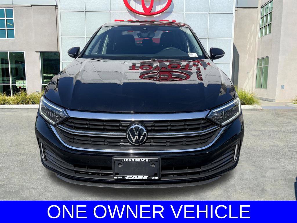 Used 2024 Volkswagen Jetta SEL FWD image 3