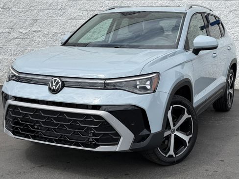 New 2026 Volkswagen Taos SEL AWD/4WD image 3
