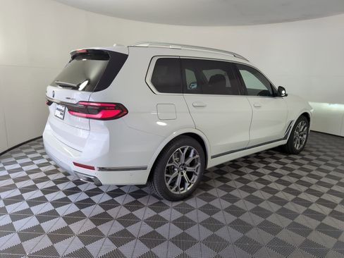 Used 2026 BMW X7 xDrive40i w/ Premium Package image 7
