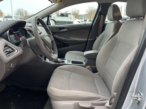 Used 2018 Chevrolet Cruze LS image 16