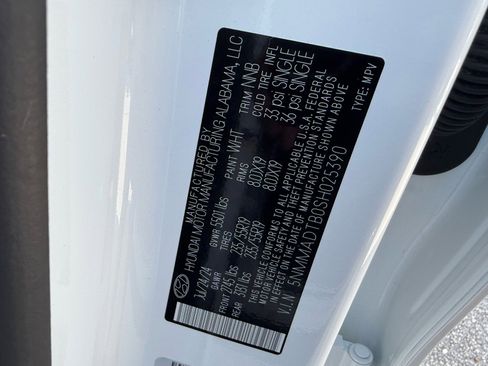 Used 2025 Genesis GV70 2.5T w/ Advanced Package image 29