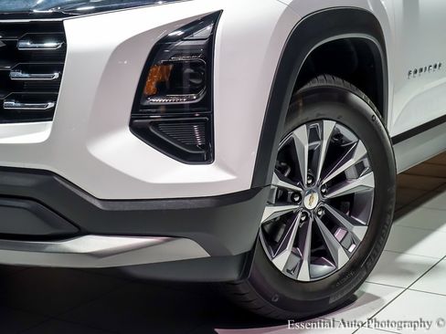 New 2026 Chevrolet Equinox LT w/ Convenience Package II image 5