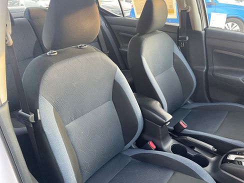 Used 2025 Nissan Versa SV image 34