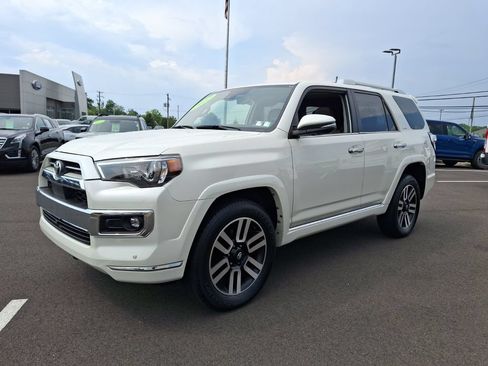 Used 2022 Toyota 4Runner Limited AWD/4WD image 6
