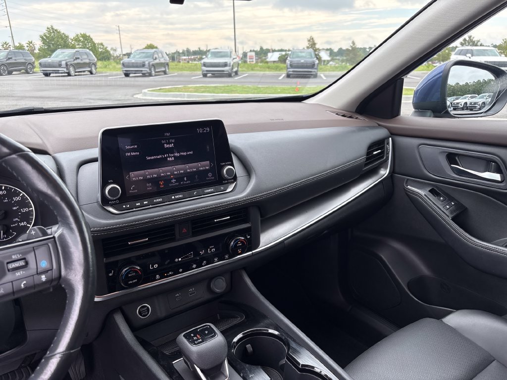 Used 2023 Nissan Rogue SV w/ SV Premium B Package FWD image 20